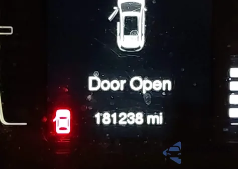 2014 Jeep Cherokee Latitude z USA, uszkodzony, nr VIN 1C4PJMCB1EW227783